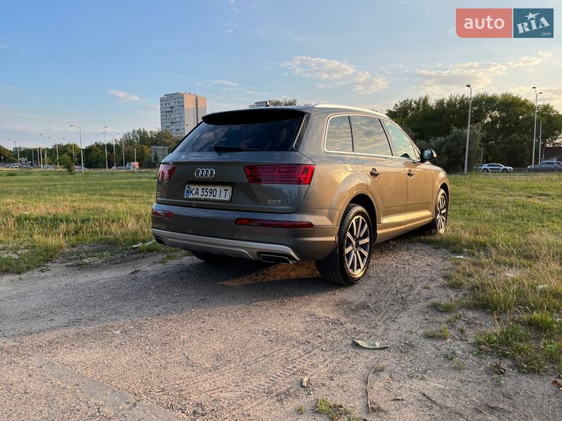 Позашляховик / Кросовер Audi Q7 2017 в Коростишеві