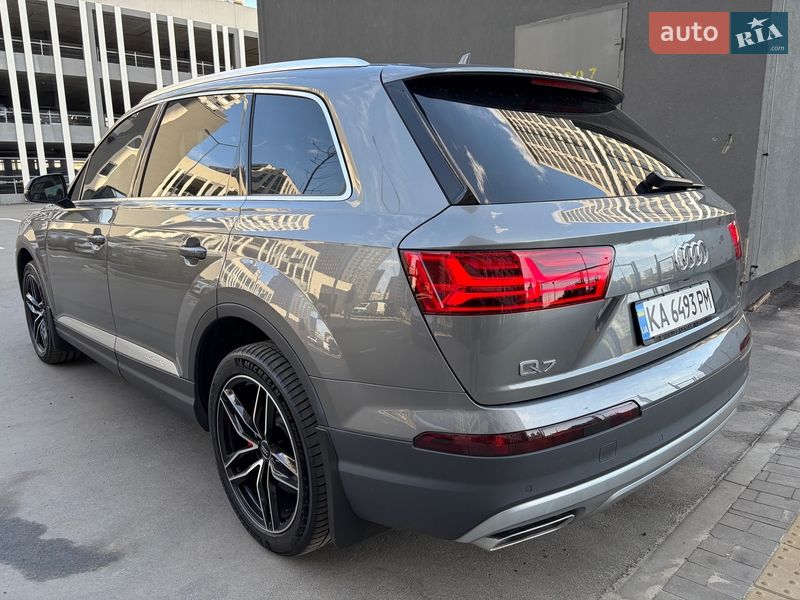 Внедорожник / Кроссовер Audi Q7 2016 в Киеве