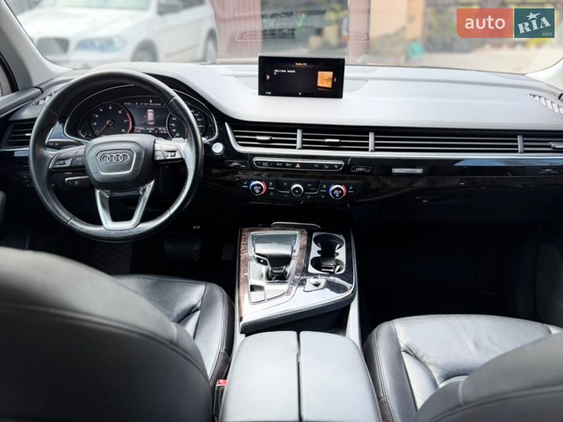 Внедорожник / Кроссовер Audi Q7 2016 в Дубно