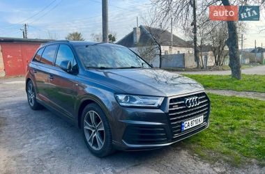 Позашляховик / Кросовер Audi Q7 2016 в Умані