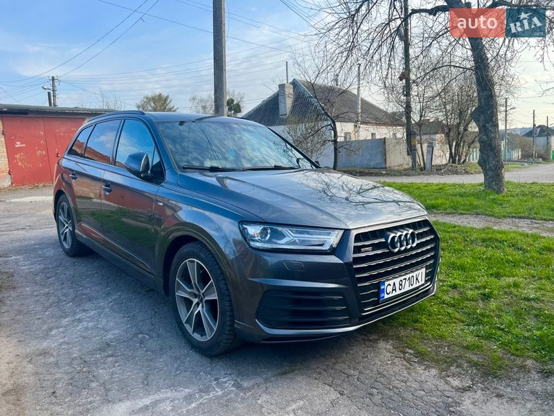 Внедорожник / Кроссовер Audi Q7 2016 в Умани