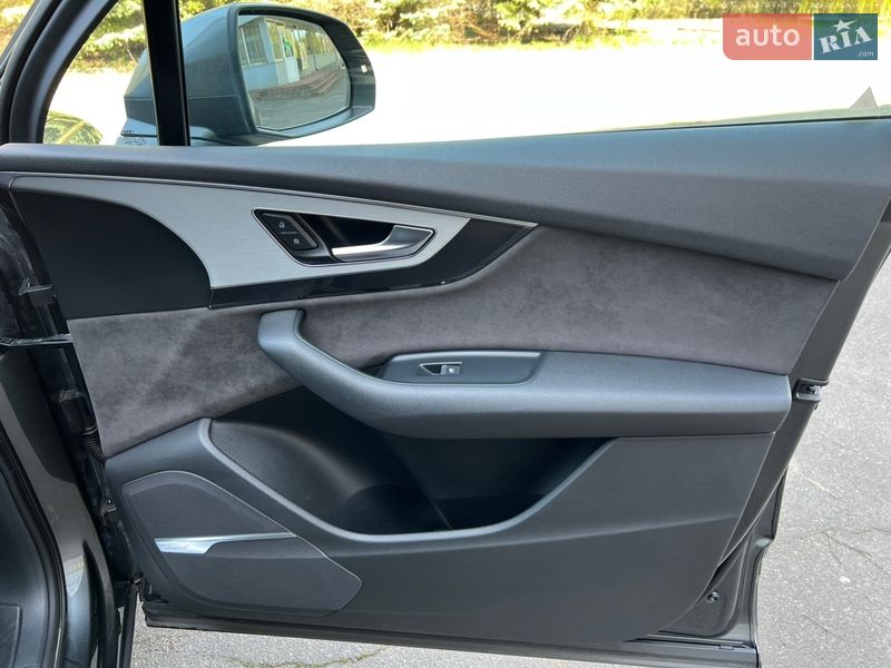 Внедорожник / Кроссовер Audi Q7 2016 в Умани