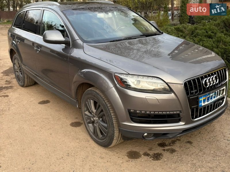 Внедорожник / Кроссовер Audi Q7 2011 в Черновцах