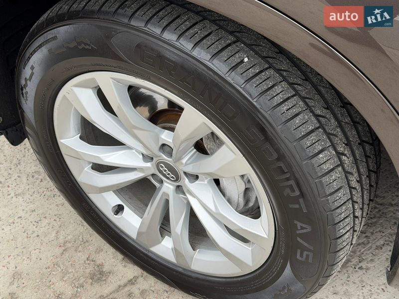 Позашляховик / Кросовер Audi Q7 2017 в Києві