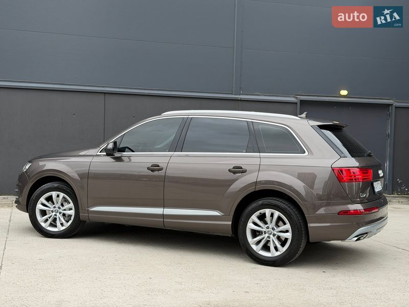 Позашляховик / Кросовер Audi Q7 2017 в Києві