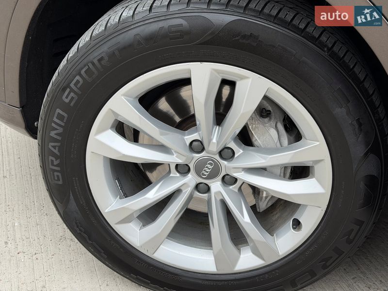 Позашляховик / Кросовер Audi Q7 2017 в Києві