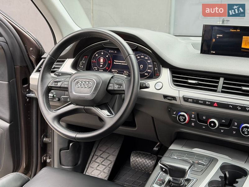 Позашляховик / Кросовер Audi Q7 2017 в Києві