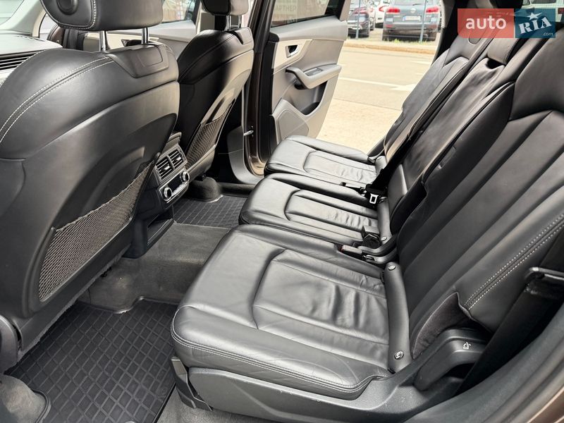 Позашляховик / Кросовер Audi Q7 2017 в Києві