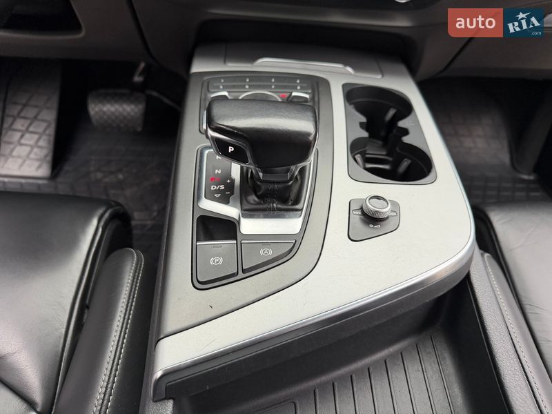 Позашляховик / Кросовер Audi Q7 2017 в Києві