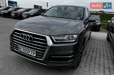 Позашляховик / Кросовер Audi Q7 2015 в Львові