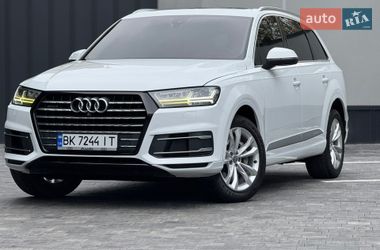 Позашляховик / Кросовер Audi Q7 2017 в Рівному