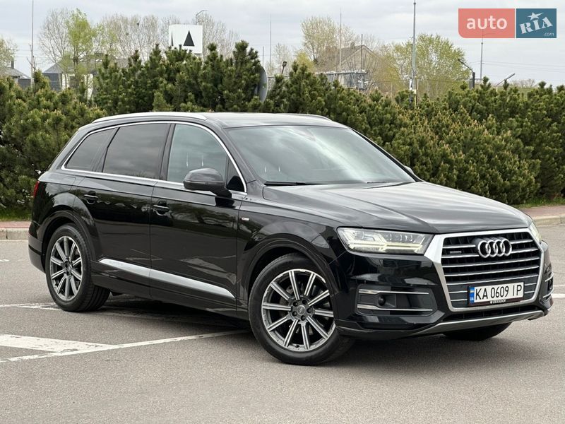 Позашляховик / Кросовер Audi Q7 2017 в Києві