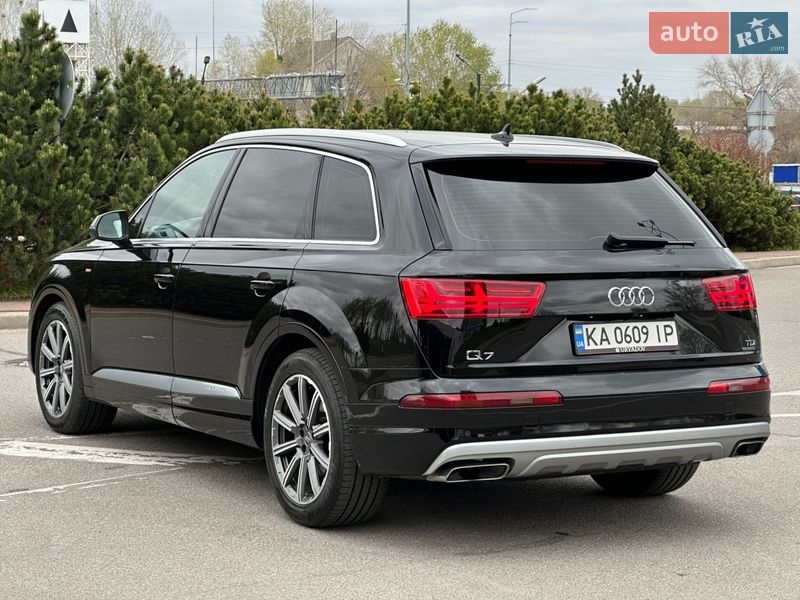 Позашляховик / Кросовер Audi Q7 2017 в Києві