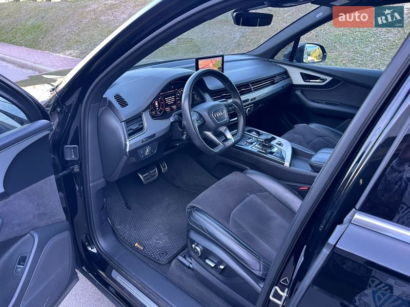 Позашляховик / Кросовер Audi Q7 2017 в Києві