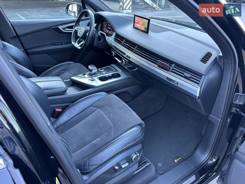 Позашляховик / Кросовер Audi Q7 2017 в Києві