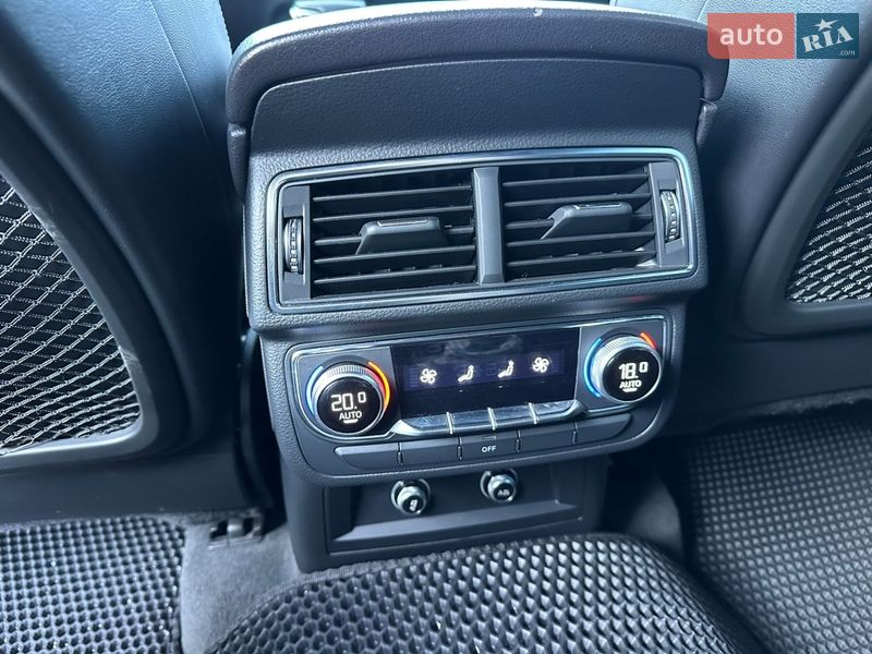 Позашляховик / Кросовер Audi Q7 2017 в Києві