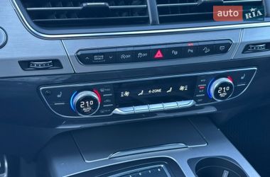 Позашляховик / Кросовер Audi Q7 2017 в Києві