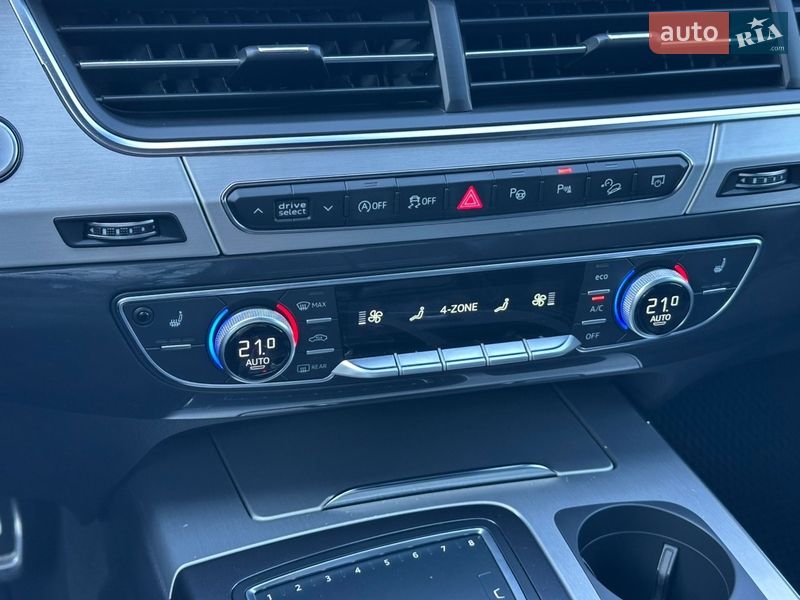 Позашляховик / Кросовер Audi Q7 2017 в Києві