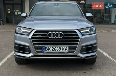 Внедорожник / Кроссовер Audi Q7 2016 в Ровно