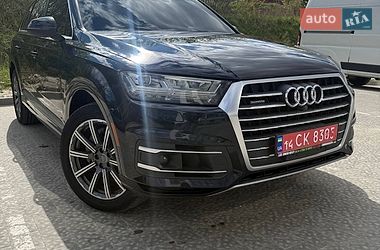 Позашляховик / Кросовер Audi Q7 2017 в Новояворівську