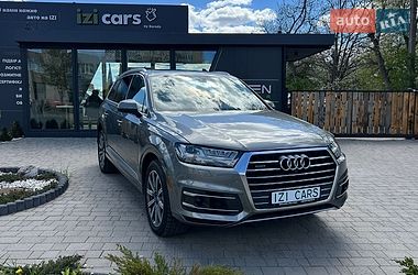 Позашляховик / Кросовер Audi Q7 2017 в Львові