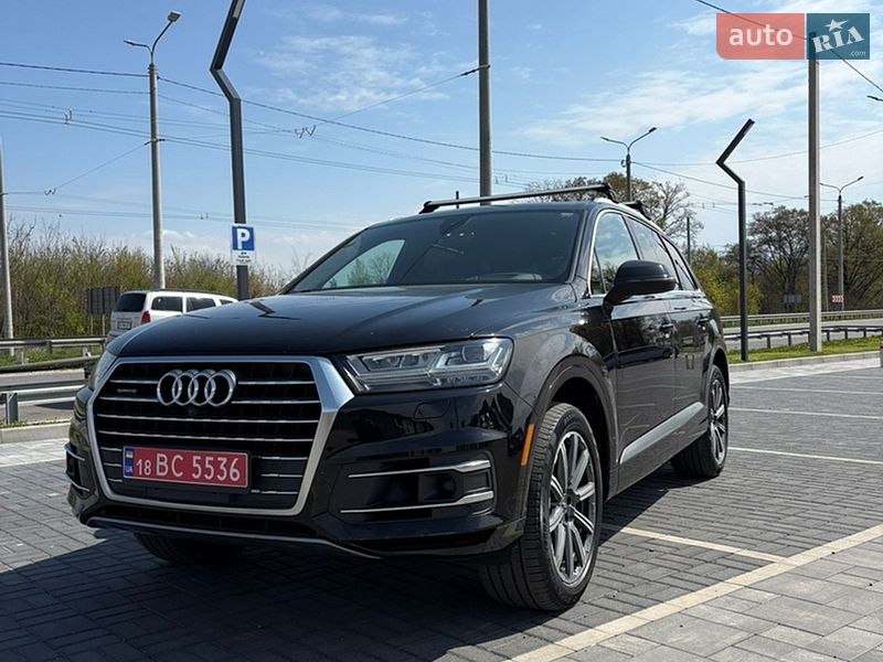 Внедорожник / Кроссовер Audi Q7 2017 в Ровно