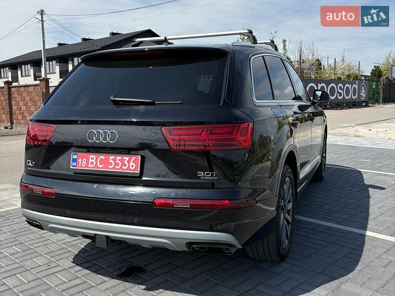 Внедорожник / Кроссовер Audi Q7 2017 в Ровно