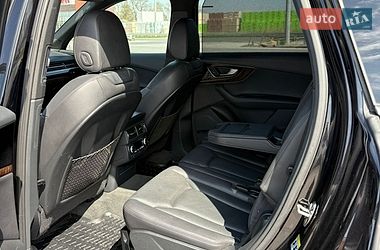 Внедорожник / Кроссовер Audi Q7 2017 в Ровно