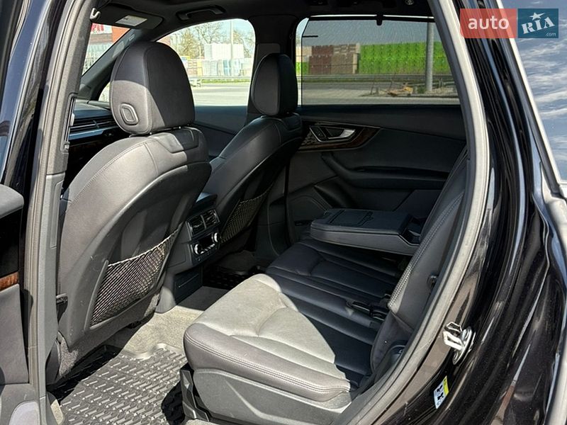 Внедорожник / Кроссовер Audi Q7 2017 в Ровно