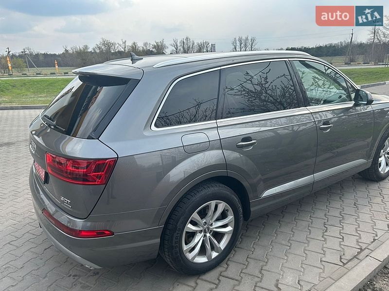 Внедорожник / Кроссовер Audi Q7 2016 в Днепре
