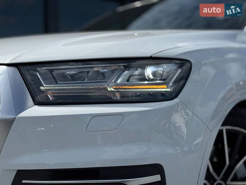 Внедорожник / Кроссовер Audi Q7 2016 в Ровно