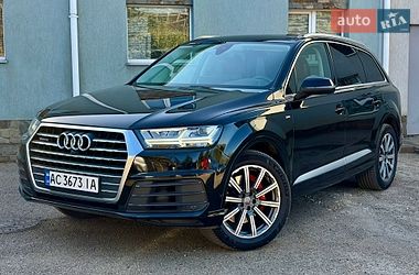 Позашляховик / Кросовер Audi Q7 2018 в Луцьку