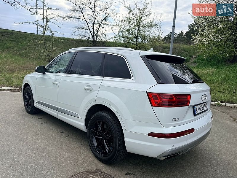 Внедорожник / Кроссовер Audi Q7 2017 в Киеве