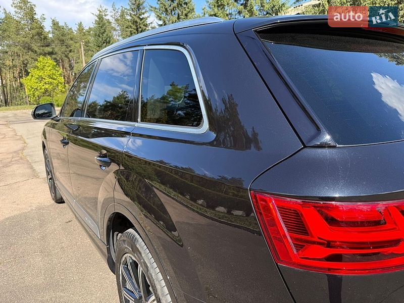 Внедорожник / Кроссовер Audi Q7 2019 в Киеве