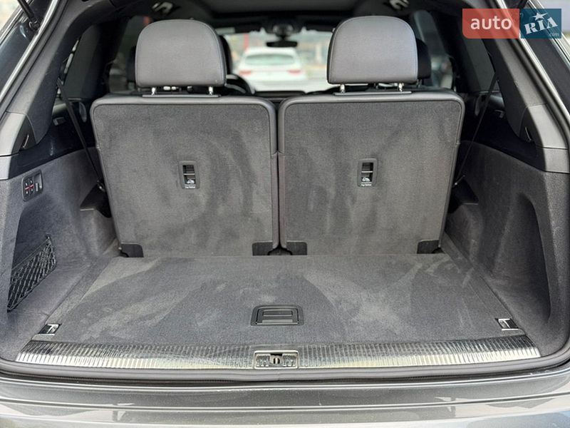 Позашляховик / Кросовер Audi Q7 2017 в Києві