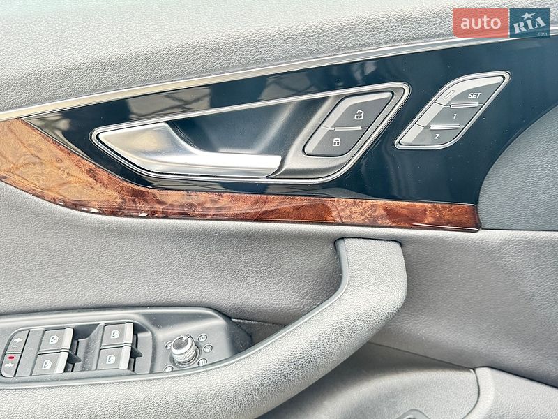 Позашляховик / Кросовер Audi Q7 2018 в Нововолинську