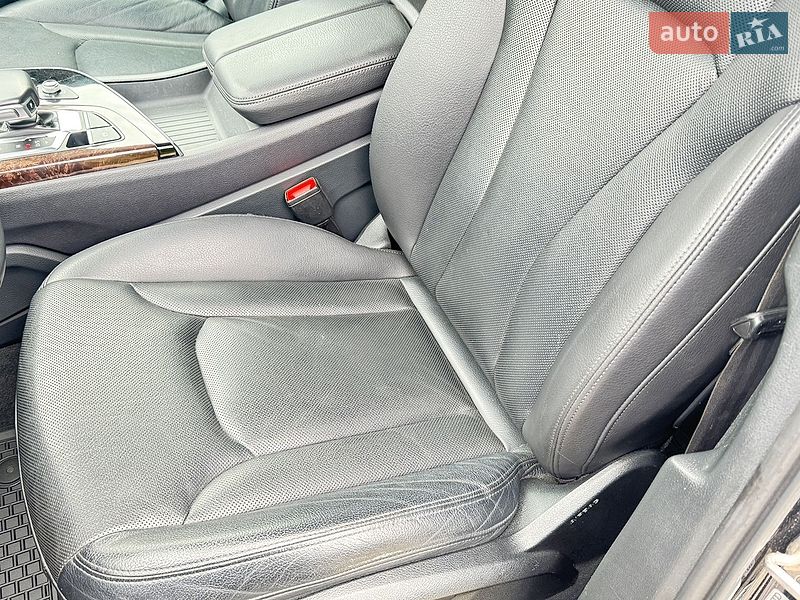 Позашляховик / Кросовер Audi Q7 2018 в Нововолинську