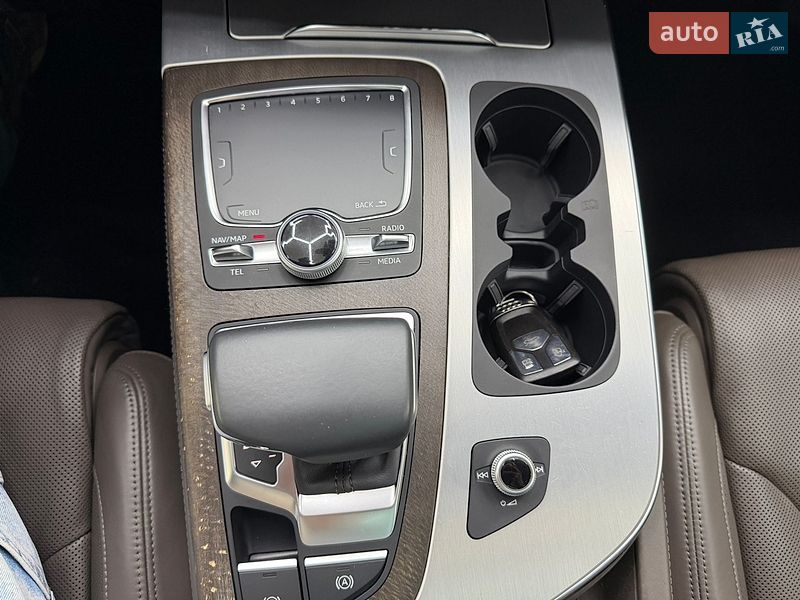 Внедорожник / Кроссовер Audi Q7 2016 в Киеве