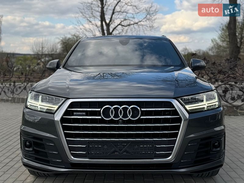 Внедорожник / Кроссовер Audi Q7 2017 в Дрогобыче