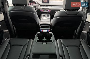 Внедорожник / Кроссовер Audi Q7 2017 в Дрогобыче
