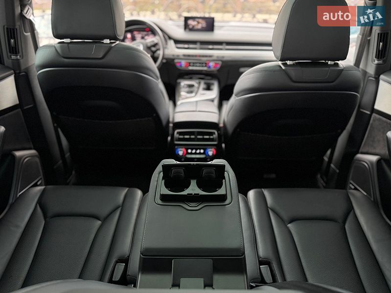 Внедорожник / Кроссовер Audi Q7 2017 в Дрогобыче