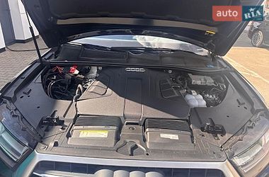 Внедорожник / Кроссовер Audi Q7 2019 в Киеве