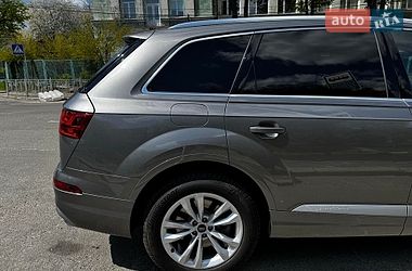 Позашляховик / Кросовер Audi Q7 2016 в Києві