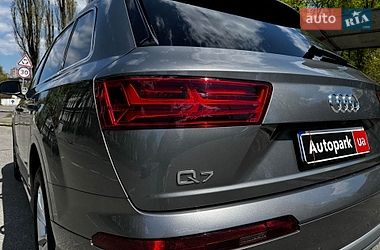Позашляховик / Кросовер Audi Q7 2016 в Києві