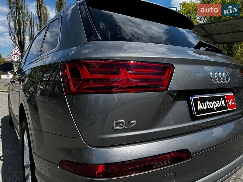 Позашляховик / Кросовер Audi Q7 2016 в Києві