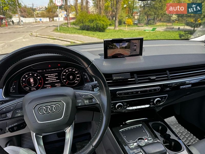 Позашляховик / Кросовер Audi Q7 2016 в Києві