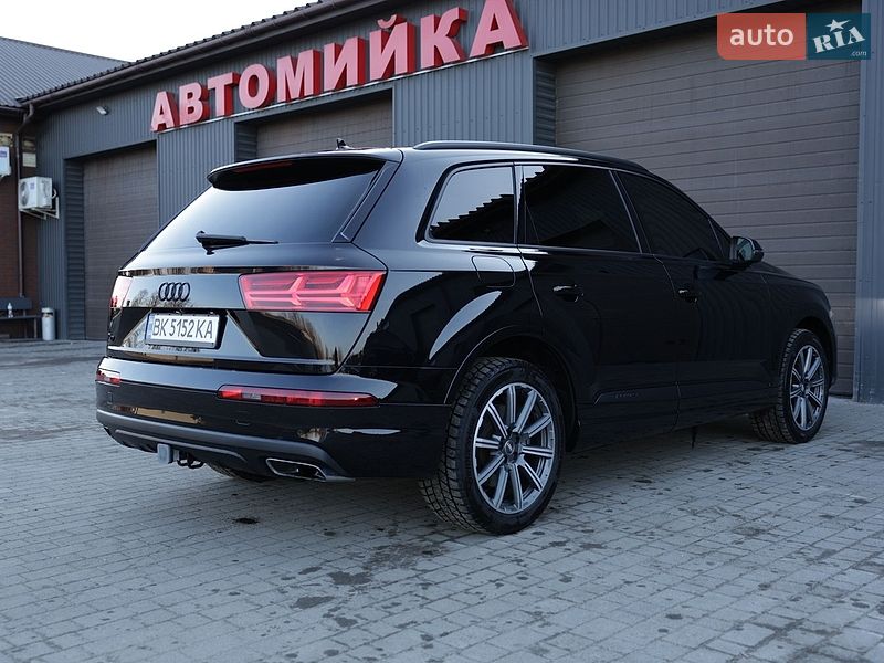 Внедорожник / Кроссовер Audi Q7 2016 в Сарнах