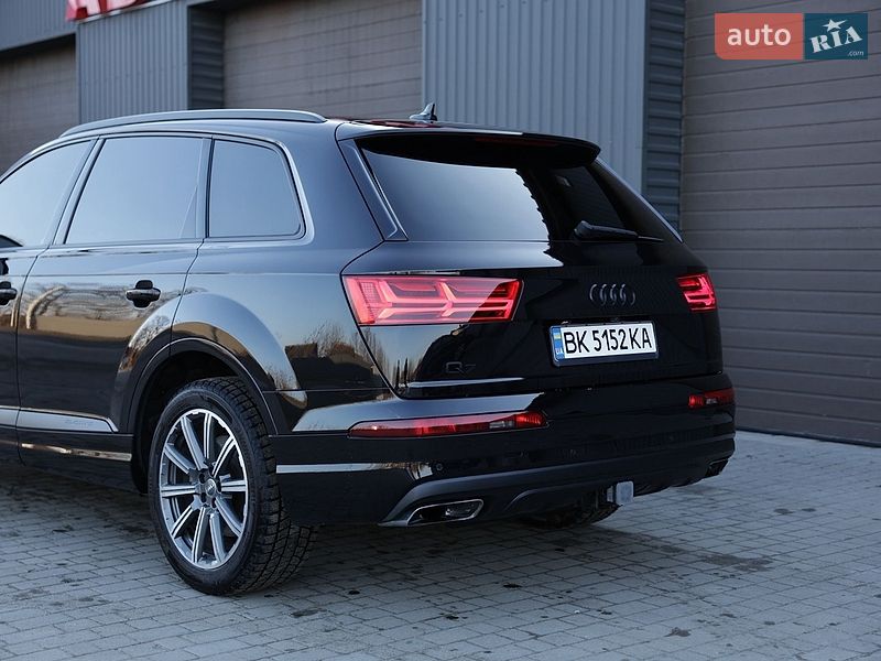 Внедорожник / Кроссовер Audi Q7 2016 в Сарнах