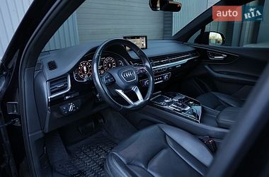 Внедорожник / Кроссовер Audi Q7 2016 в Сарнах