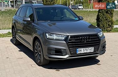 Внедорожник / Кроссовер Audi Q7 2016 в Ровно